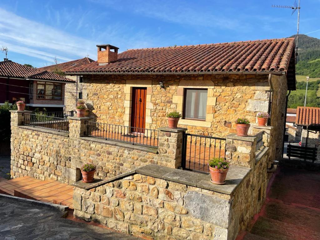 Apartamentos Rurales La Casa Vieja De Alceda Exterior photo