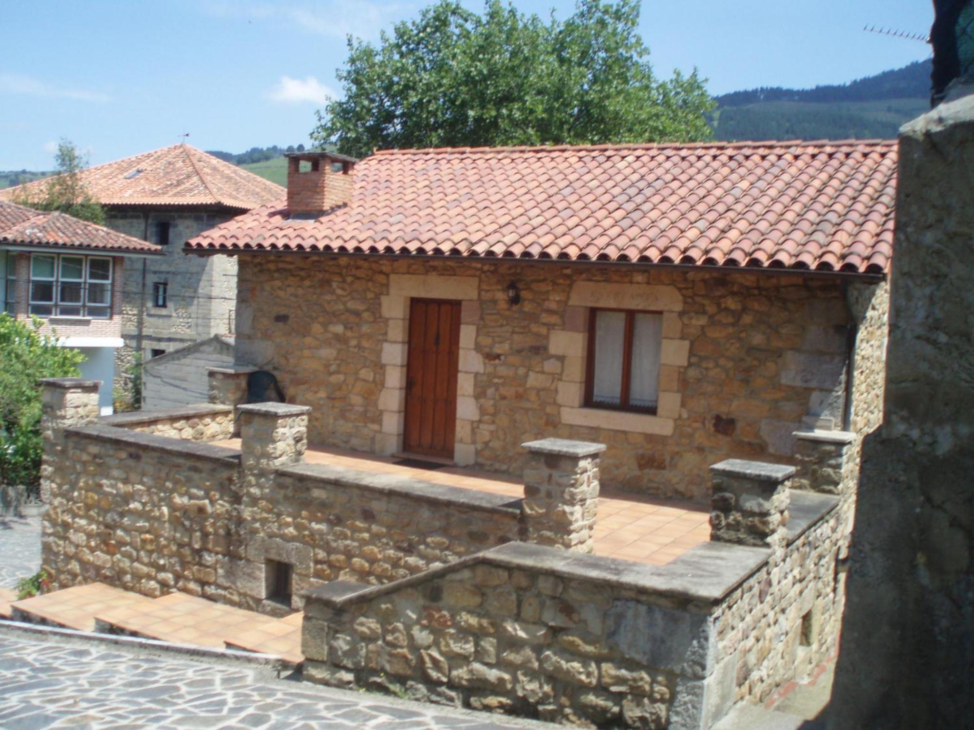 Apartamentos Rurales La Casa Vieja De Alceda Exterior photo