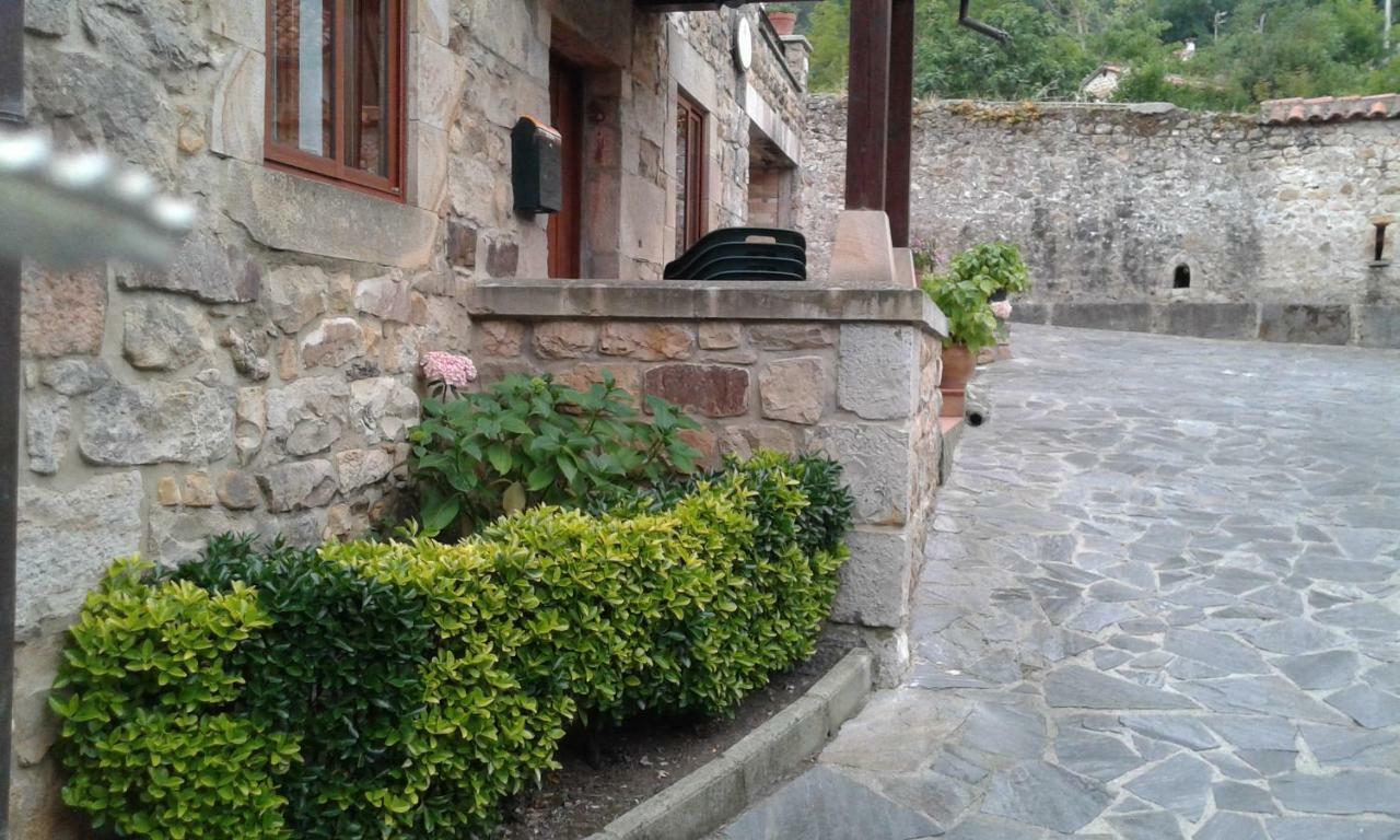 Apartamentos Rurales La Casa Vieja De Alceda Exterior photo