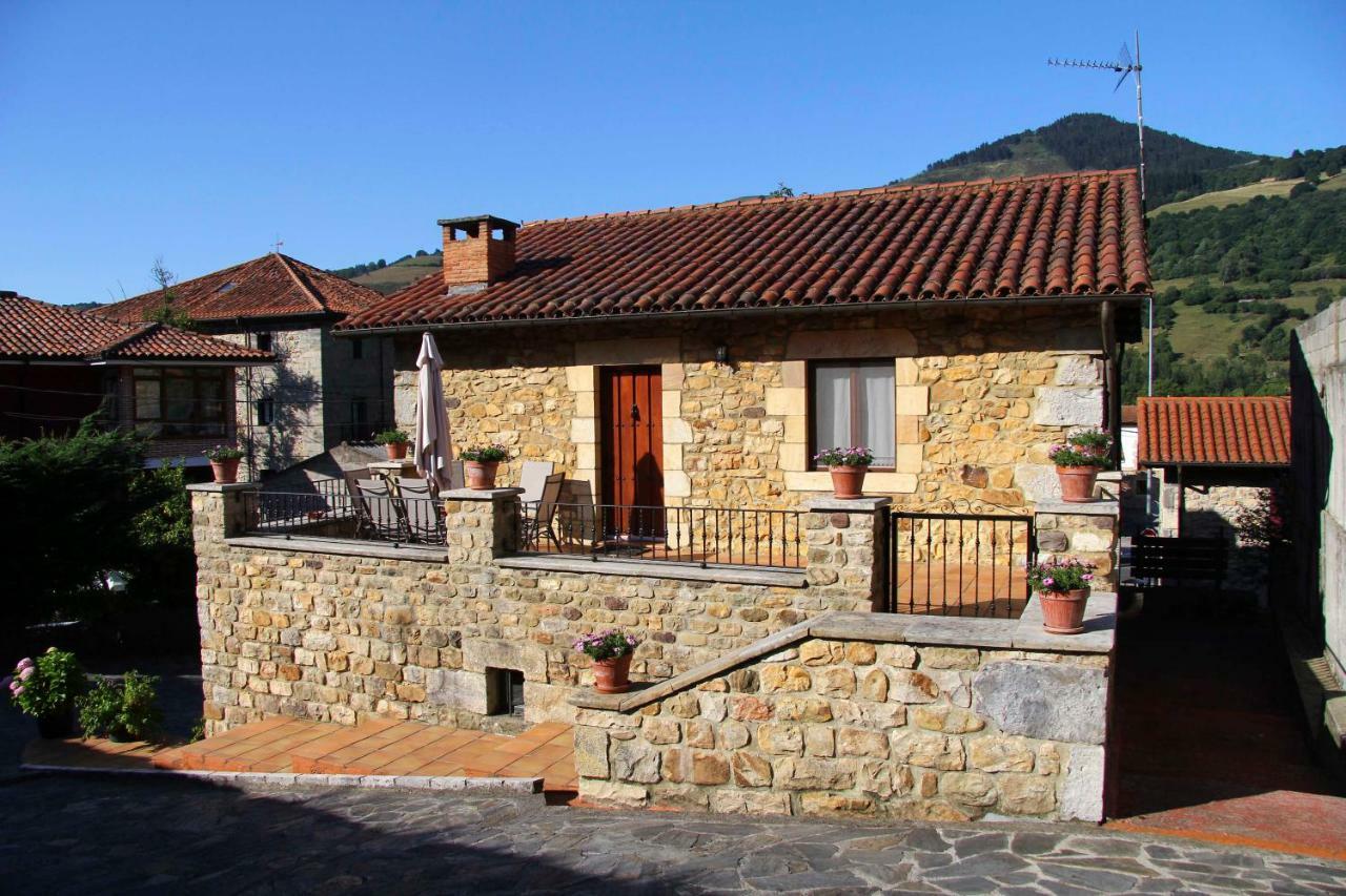 Apartamentos Rurales La Casa Vieja De Alceda Exterior photo